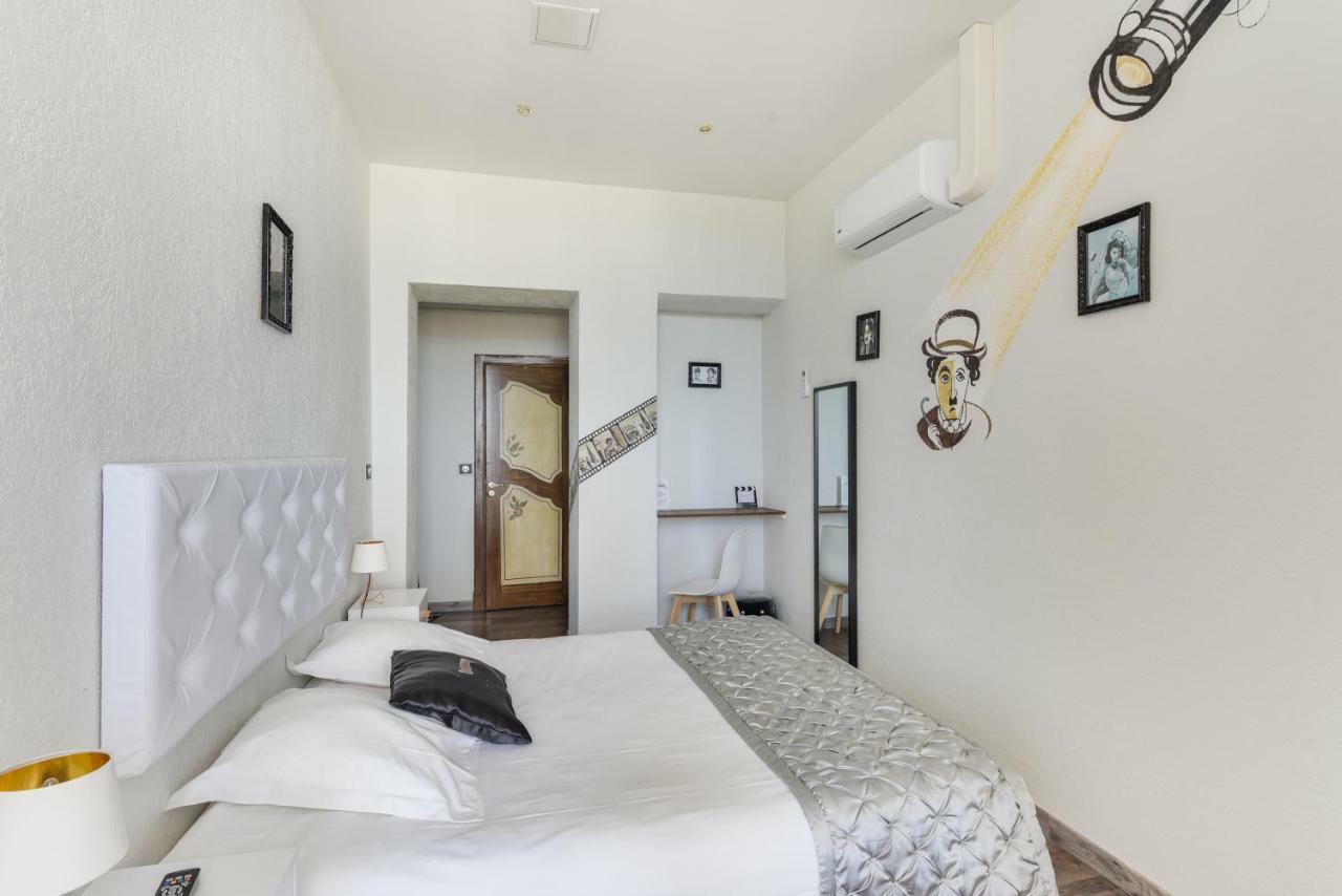 Le Marina B Hotell La Ciotat Eksteriør bilde