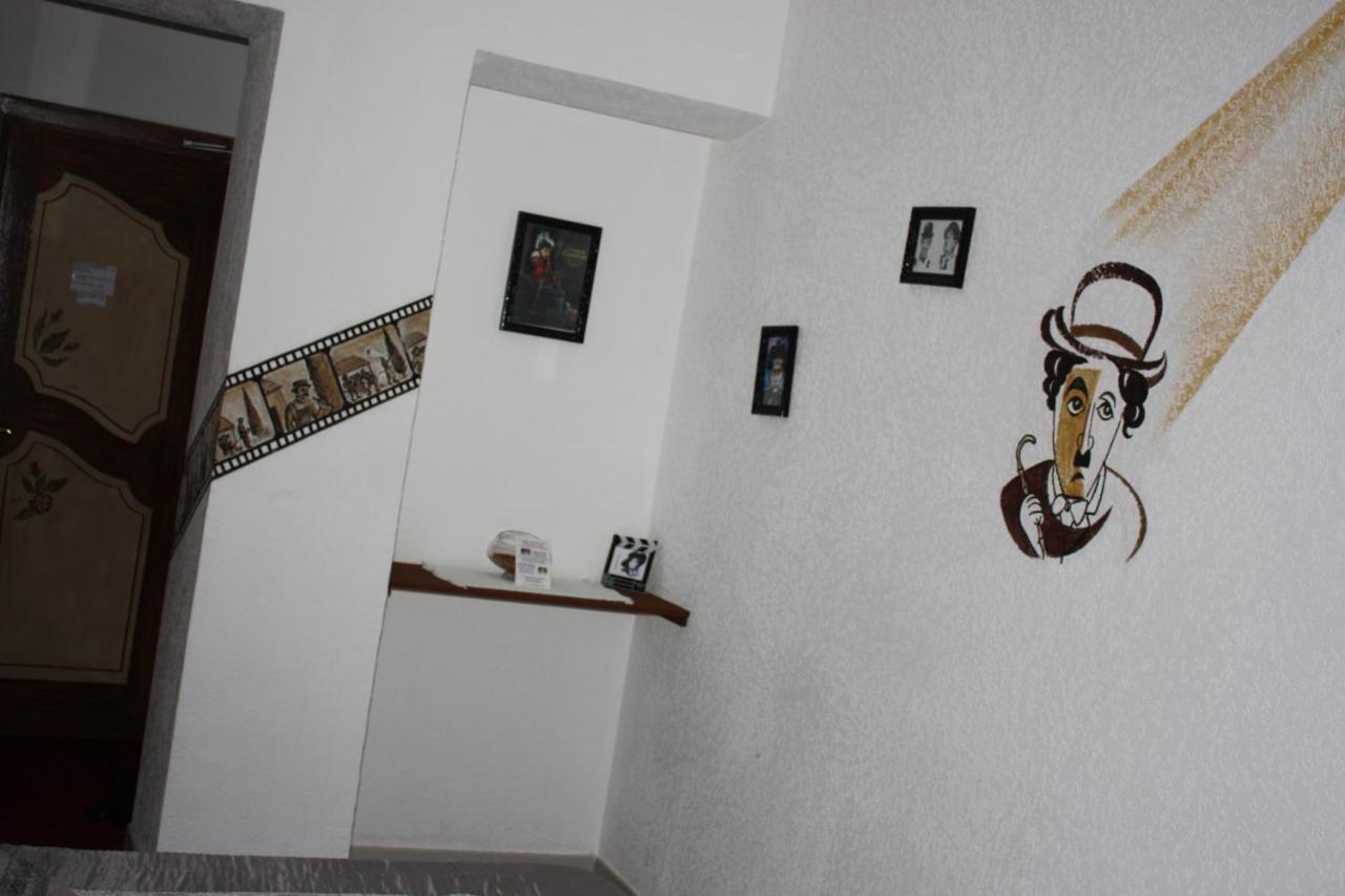 Le Marina B Hotell La Ciotat Rom bilde
